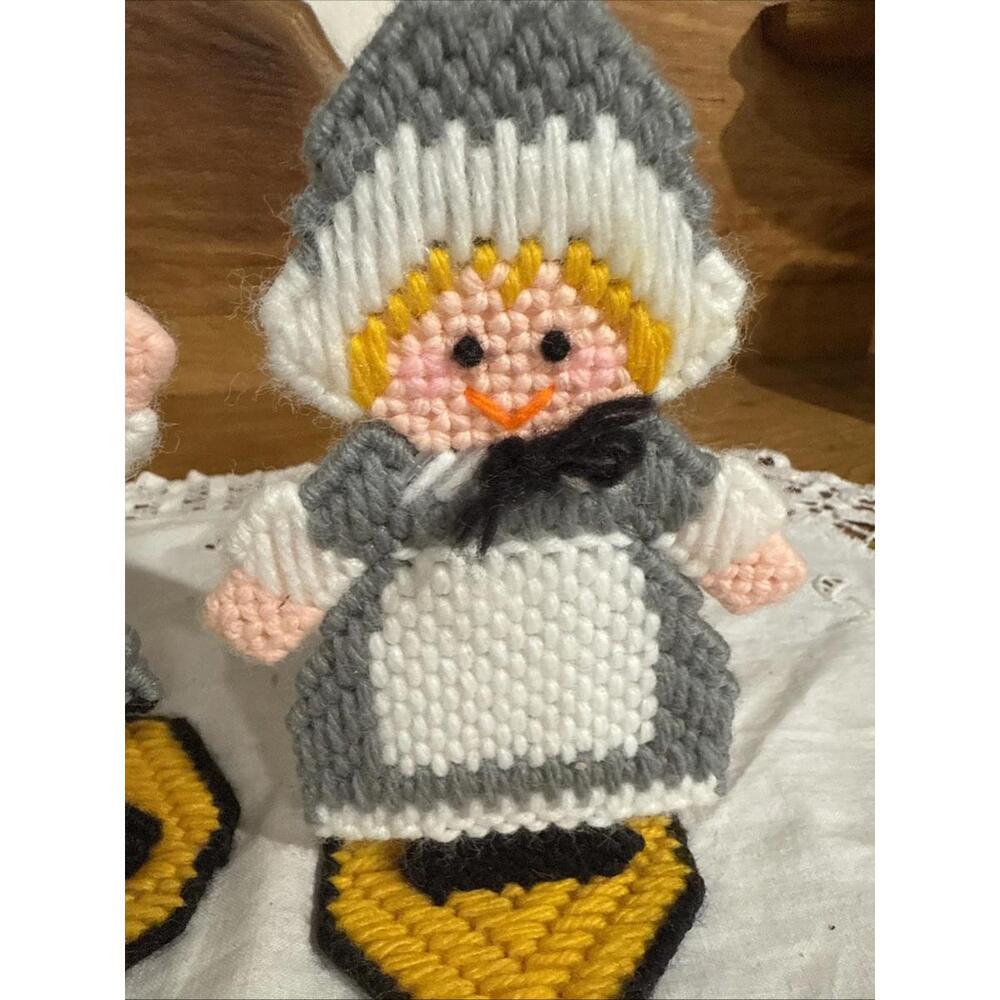 Vintage 89s Pilgrims Shelf Sitter Plastic Canvas Handmade 5” Thanksgiving Decor - Picture 2 of 4